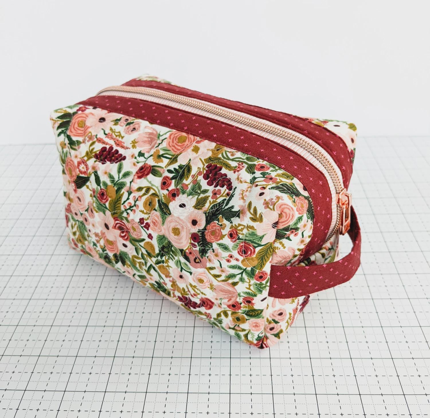 Holland Pouch Pattern by Center Street Quilts