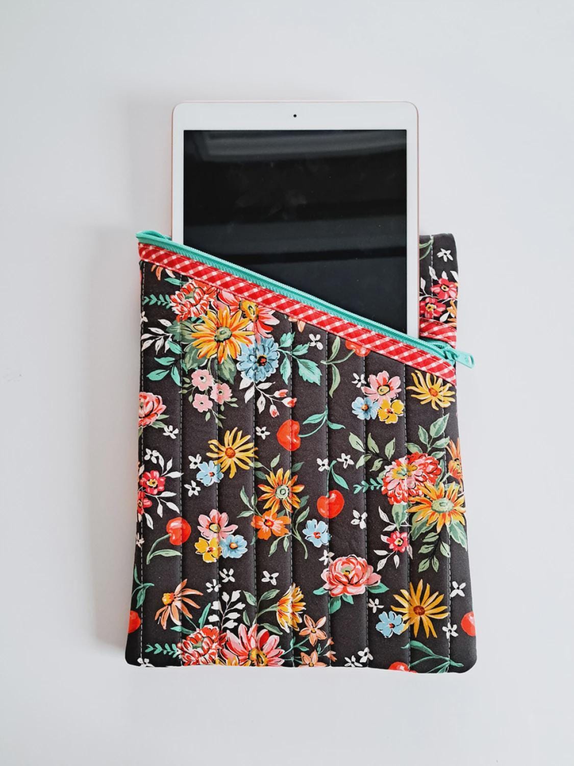 Hemingway Pouch Pattern by Center Street Quilts